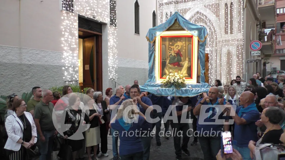 Il quartiere marinaro di Crotone celebra la Madonna del Rosario