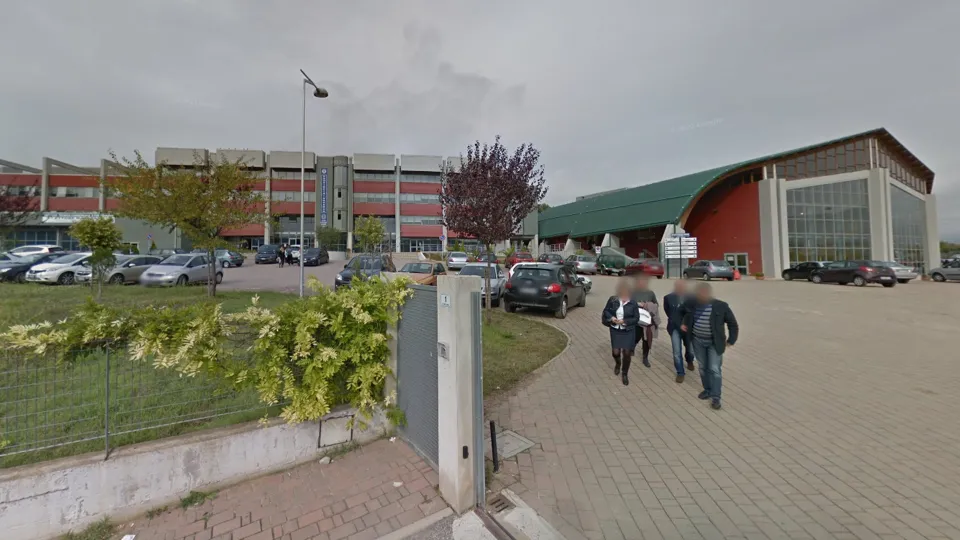 Presunte violenze al liceo di Castrolibero, al via il processo