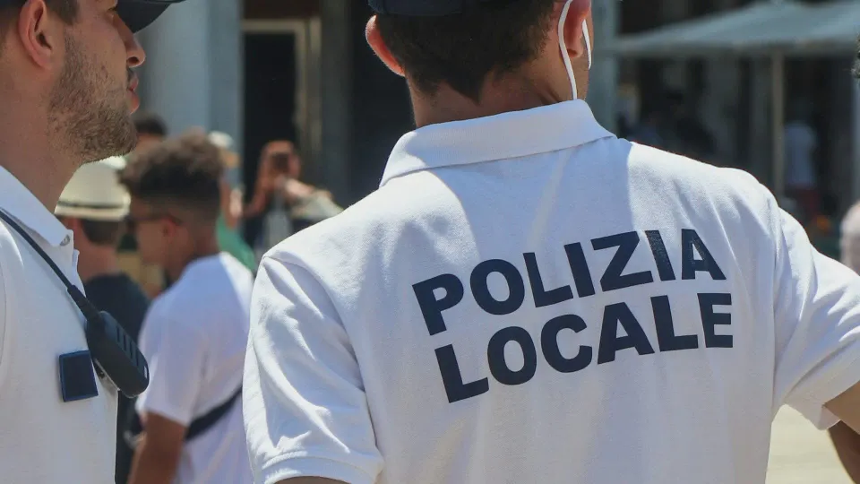 Reggio Calabria, fugge all'alt senza patente: fermato un 16enne