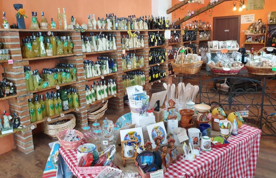 Alla scoperta del Bergamotto, nuovo spaccio aziendale La Spina Santa a Melito Porto Salvo
