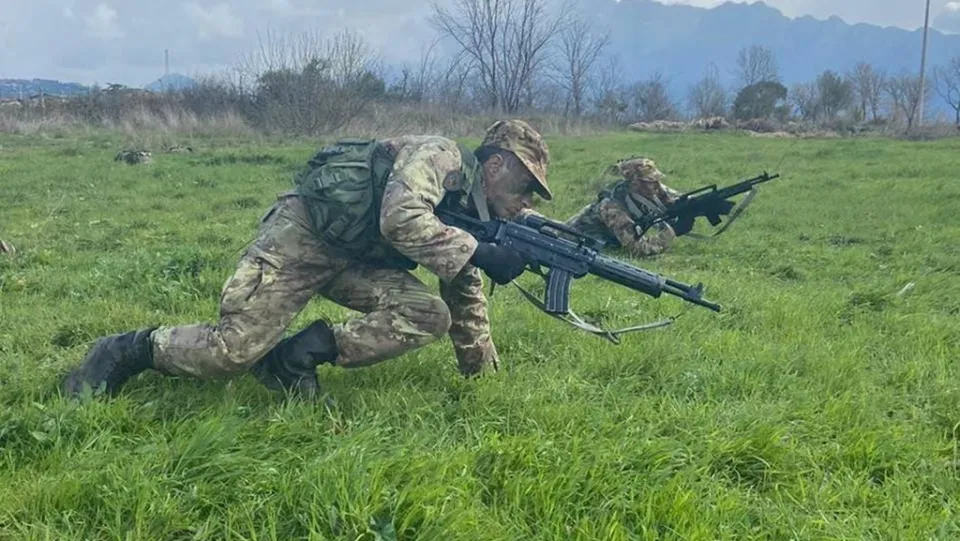 Guerra in Ucraina, l'Esercito Italiano allerta i comandi: "Addestrare per warfighting"