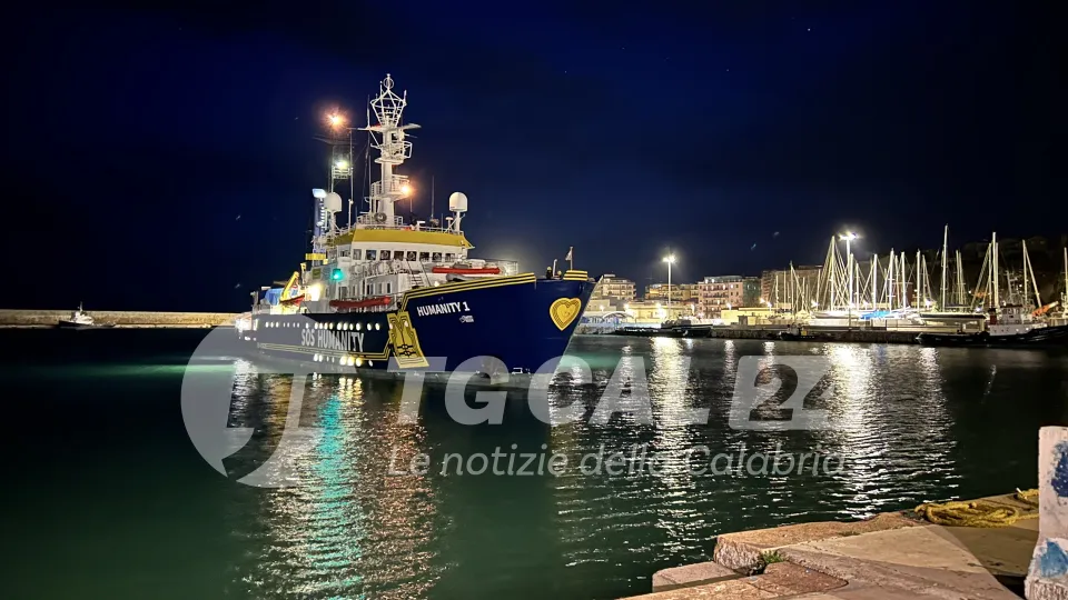 Migranti: fermo amministrativo per la Humanity 1 a Crotone