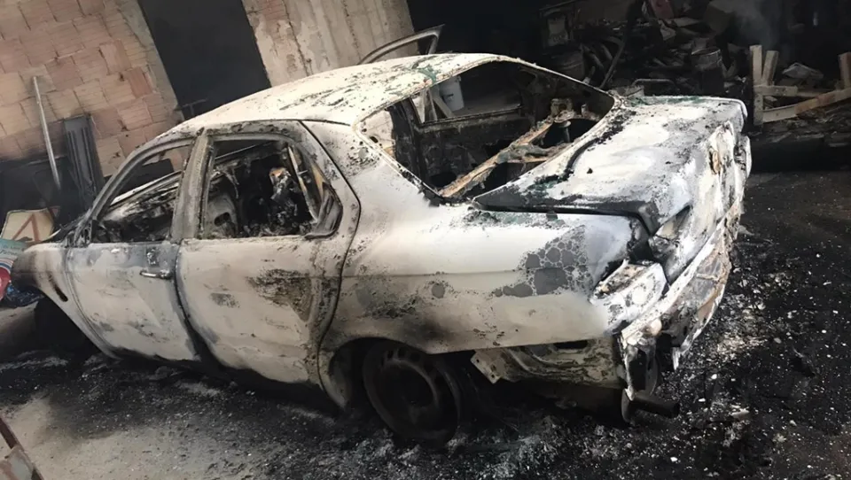 Il Comune di Siderno è sotto attacco: incendiate nella notte due auto di servizio