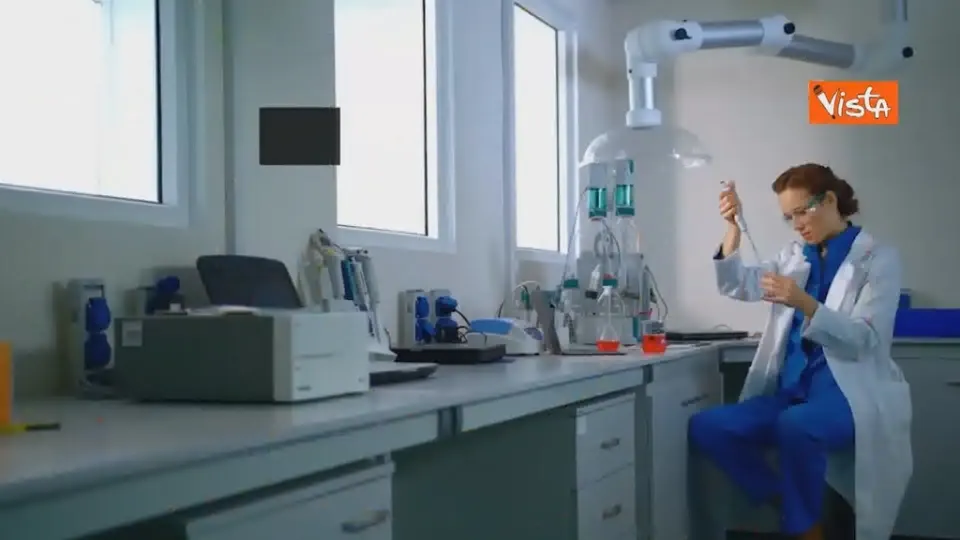 Coronavirus, ecco la ricetta diffusa dall’Oms per fare l'amuchina in casa (VIDEO)