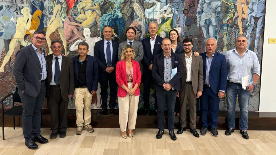 Co.Re.Com Calabria realizza la prima Torre Digitale di Controllo contro i pirati della rete