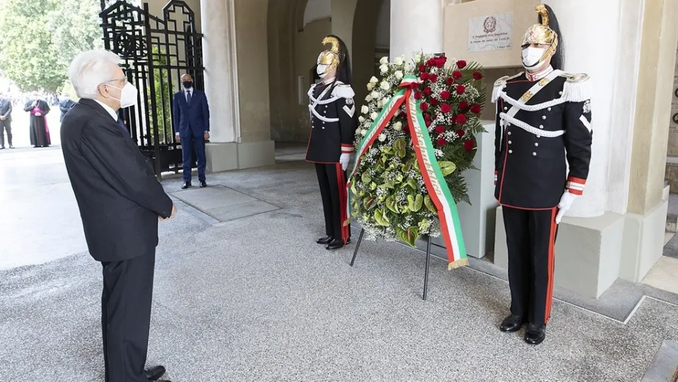 2 giugno: Mattarella a Codogno rende omaggio alle vittime del Coronavirus (VIDEO)