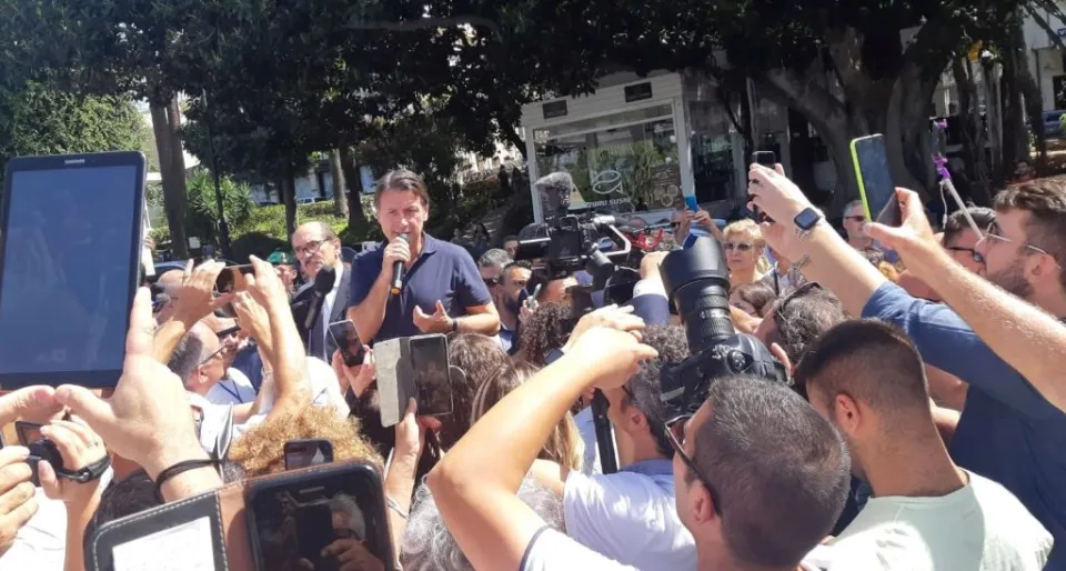 Conte (M5S) a Reggio: "I parassiti sono i mafiosi, non chi percepisce il reddito di cittadinanza"