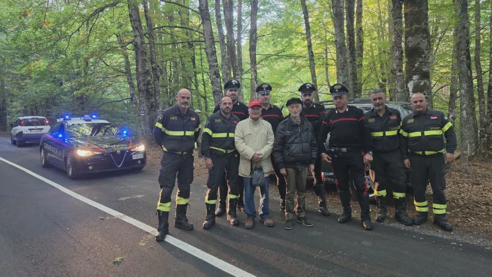 Vanno a caccia di funghi e si perdono nel bosco: salvati due anziani nel Catanzarese