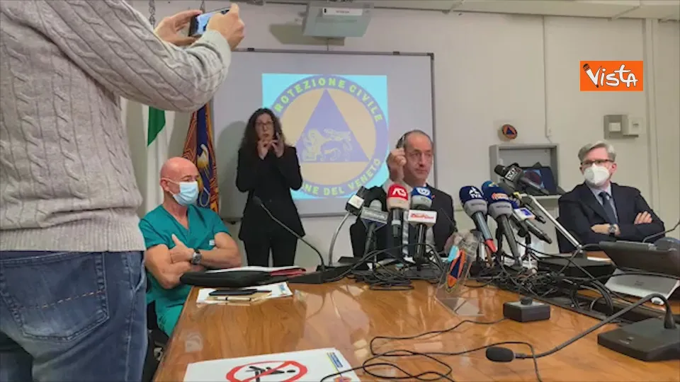 Zaia esegue test fai-da-te in diretta: «In pochi secondi il risultato, è negativo» (VIDEO)