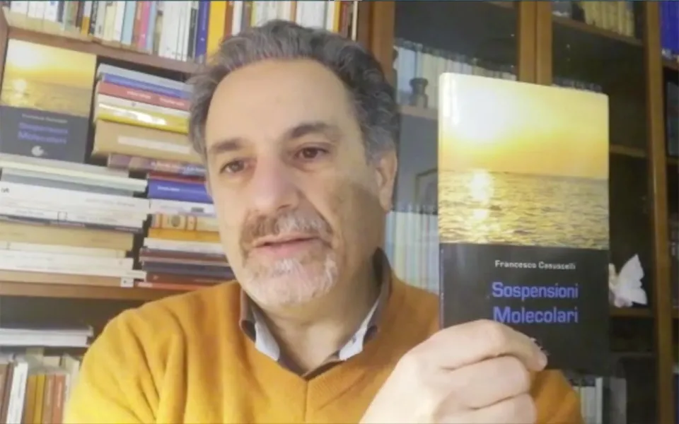 Helios: "Sospensioni molecolari", versi di un poeta che sa ascoltare la voce del mondo