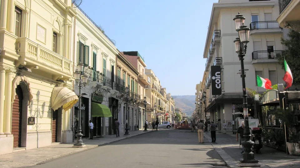 Censimento Istat 2023, diminuiscono i residenti in Calabria