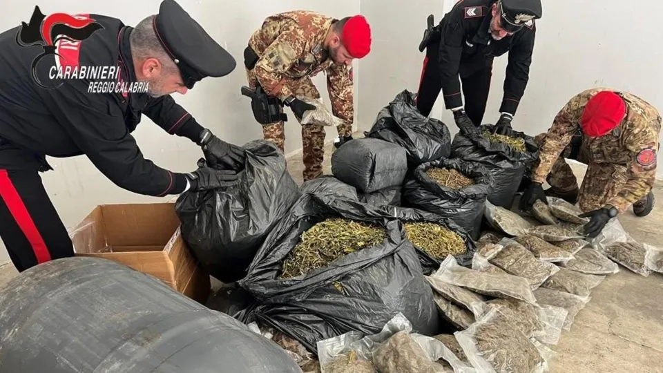 75 kg di droga nei sacchi della spazzatura, arrestato 35enne