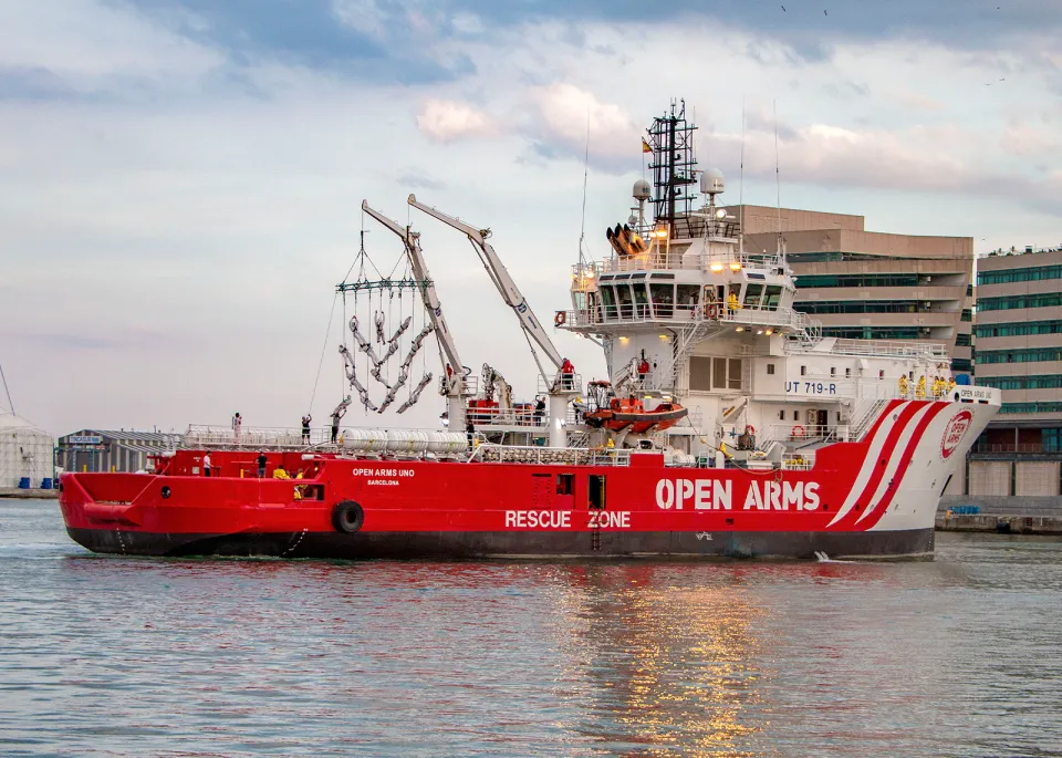 Migranti: fermo amministrativo per la Open Arms a Crotone