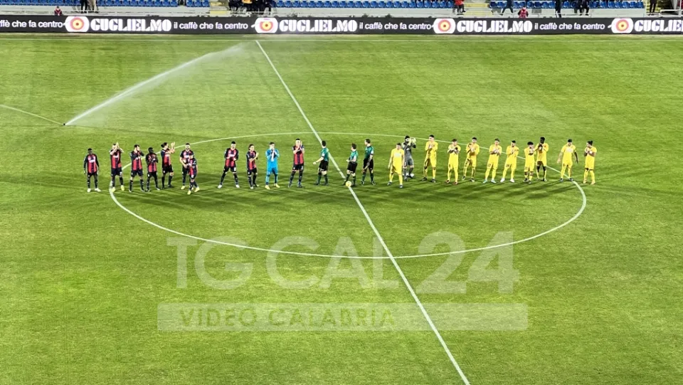 CALCIO | In serie B vince di misura la Reggina, il Cosenza cade fuori casa: pareggio stretto per il Crotone