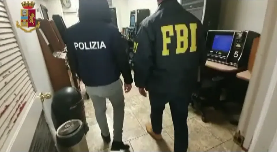 Blitz di Polizia ed FBI nel Crotonese: fermati 18 affiliati della cosca Corigliano-Comito (VIDEO)
