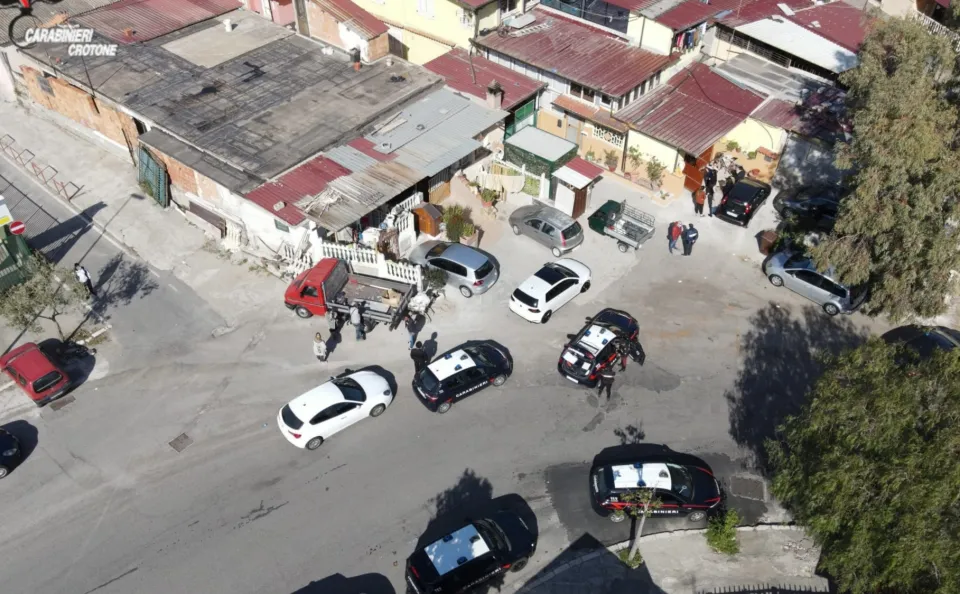 Operazione antidroga a Crotone, controlli a tappeto in via Acquabona