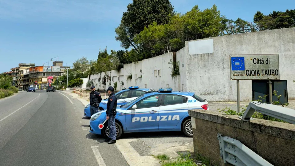 Divulga sui social foto intime della ex: denunciato 28enne