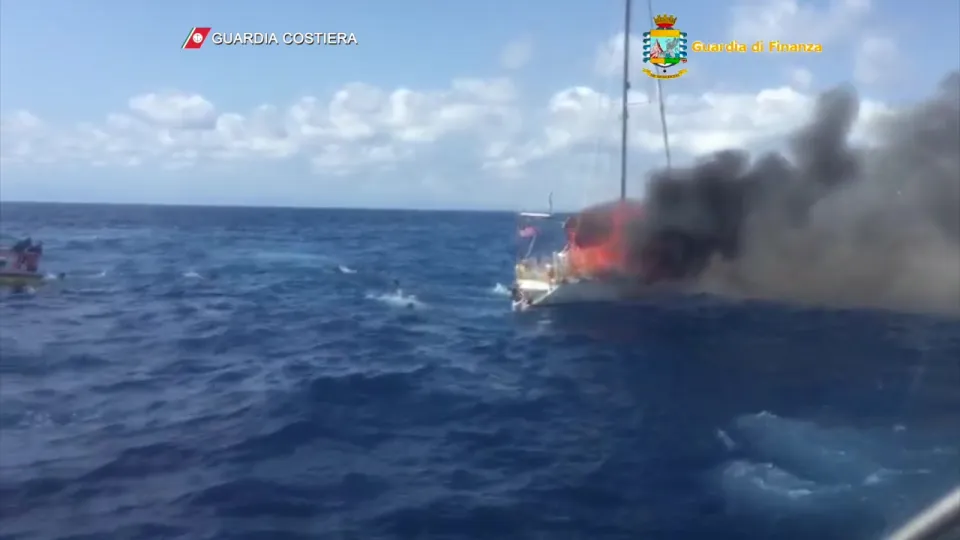 Migranti morti dopo l'esplosione della barca: condannati due finanzieri