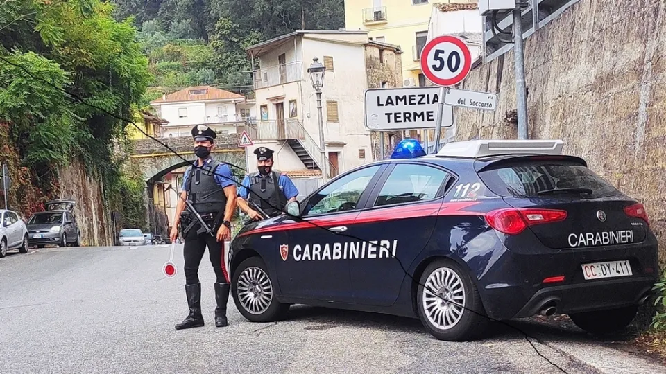 Da anni picchiava la madre per farsi dare denaro: arrestato dai Carabinieri 37enne a Lamezia