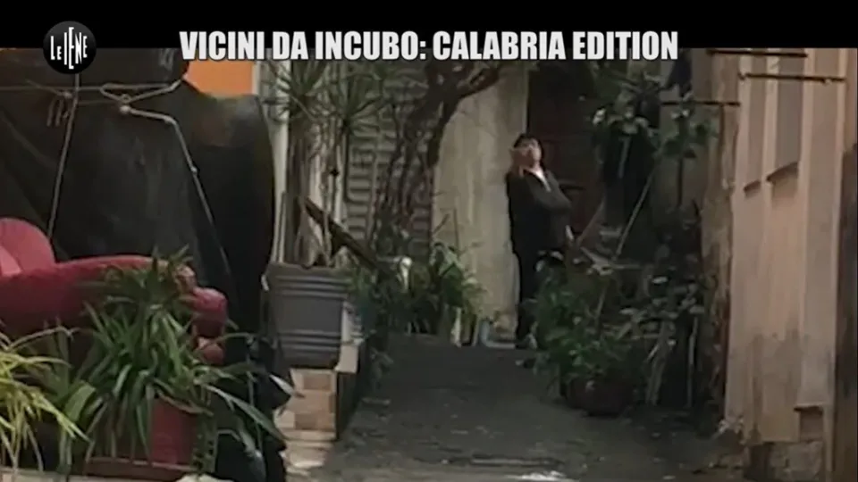 Bagnara Calabra, molestava i vicini di casa: divieto di dimora per una 61enne