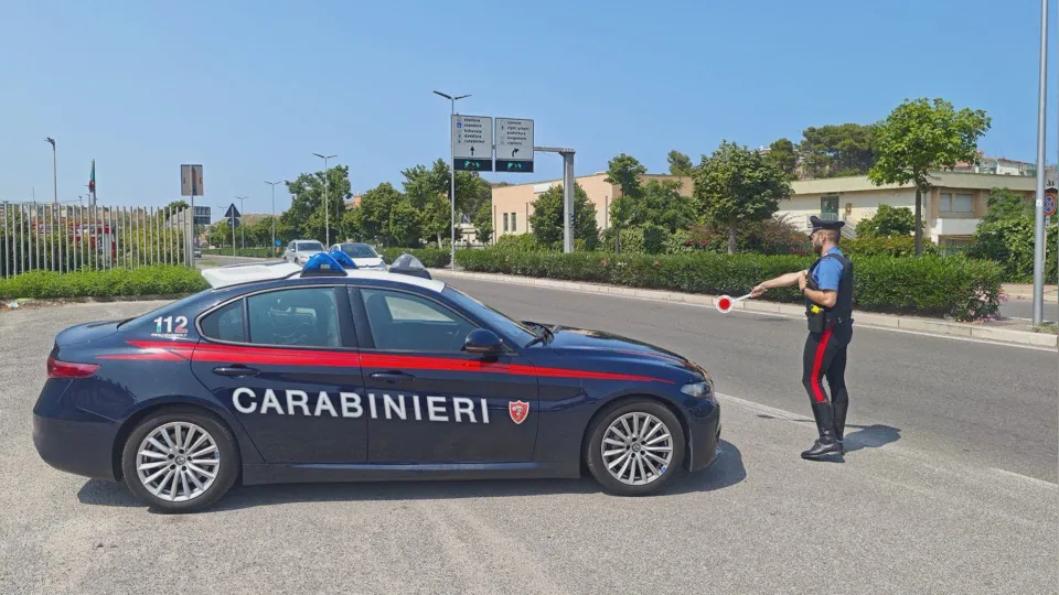 Controlli dei Carabinieri nel Crotonese: un arresto e due denunce