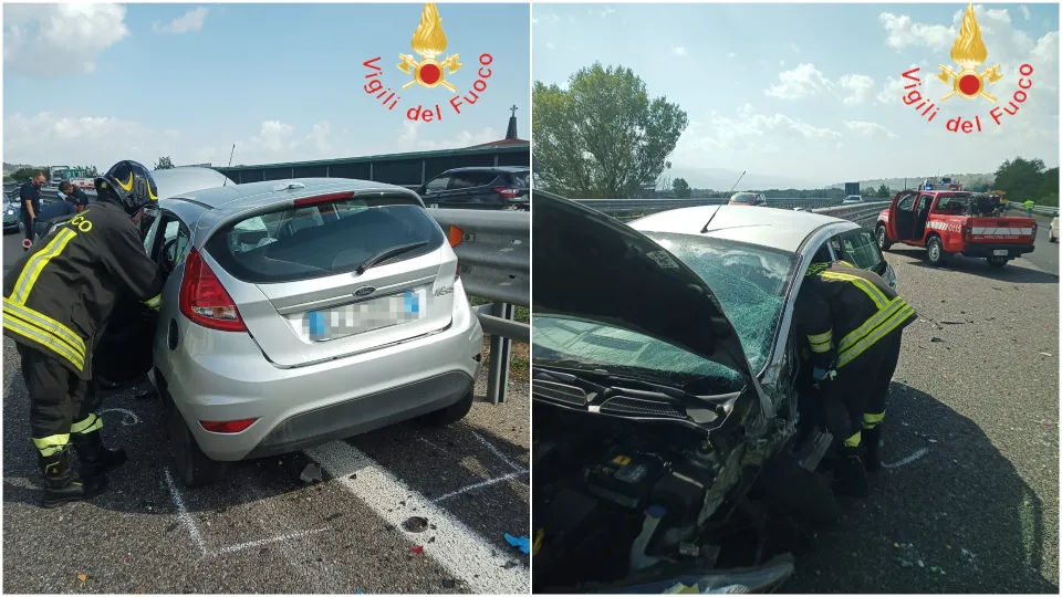Contromano in autostrada: scontro tra due auto sulla A2, grave un 83enne