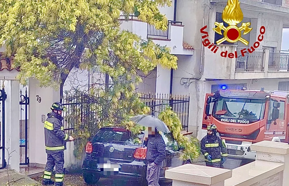 Maltempo nel crotonese, gli interventi dei VVFF