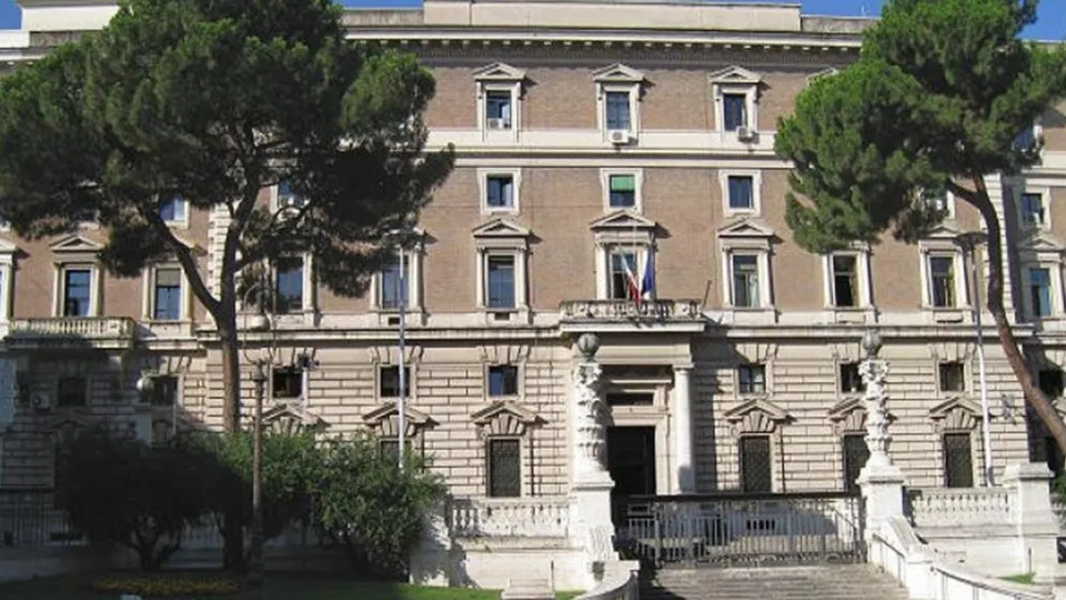 Coronavirus, la direttiva del Viminale: per chi viola gli spostamenti arresto fino a tre mesi