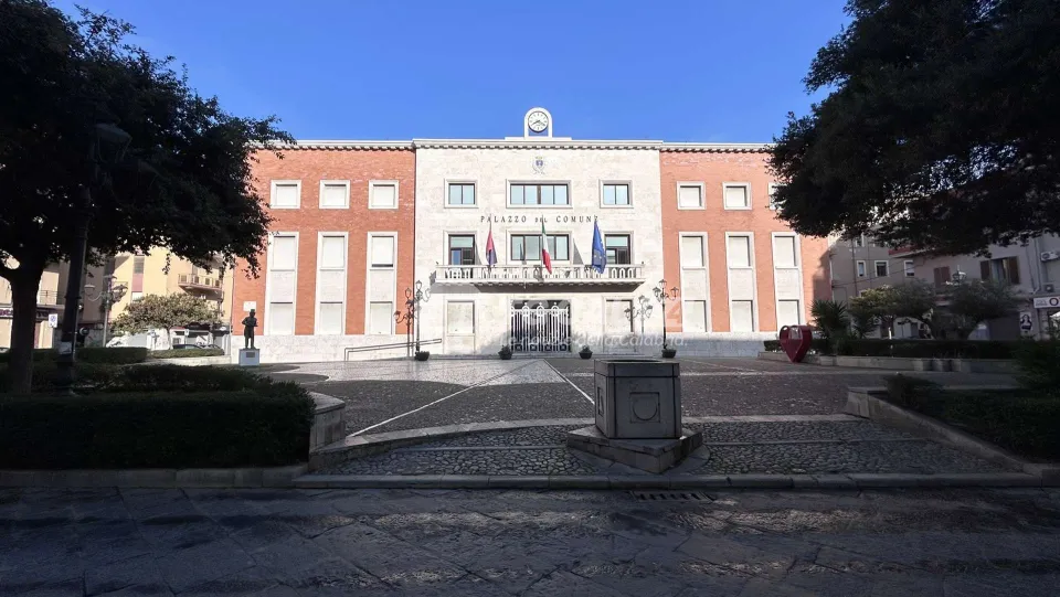 Crotone, il Consiglio comunale adotta il Piano Spiagge