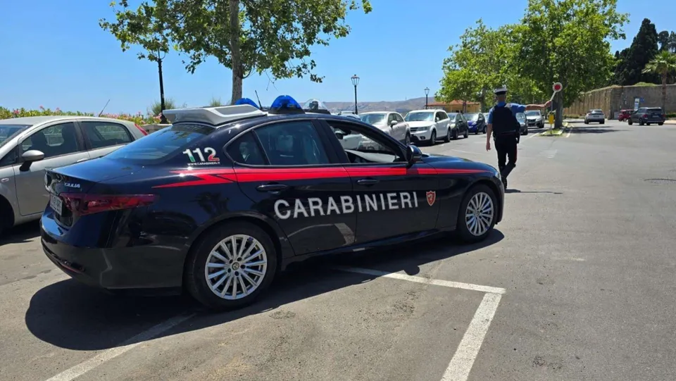 Estorsione e turbata libertà degli incanti: 7 arresti nel Crotonese