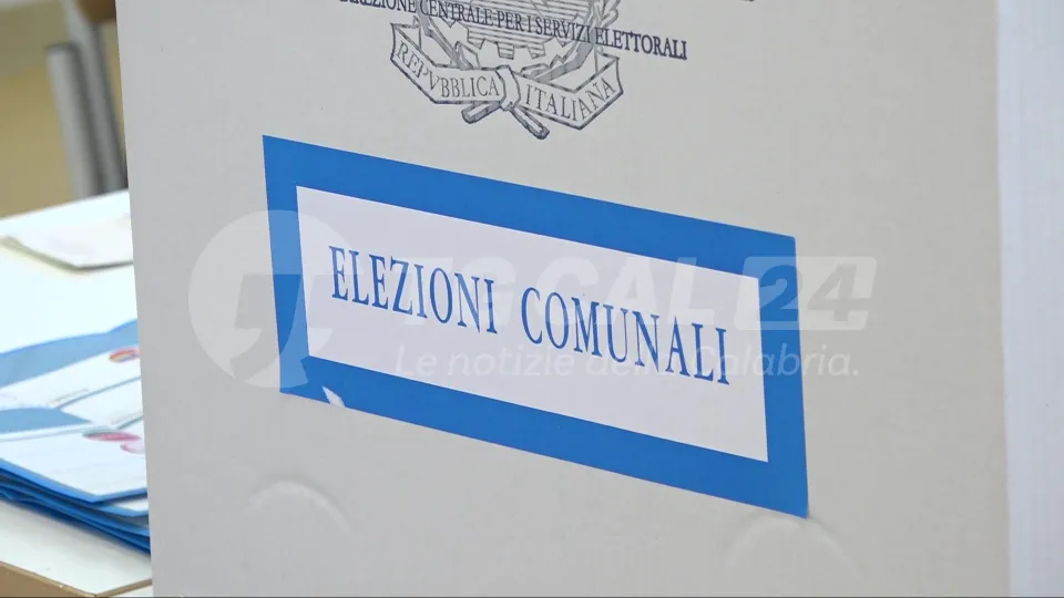 Due schede ed un timbro spariti a Scalea; li aveva la presidente di seggio