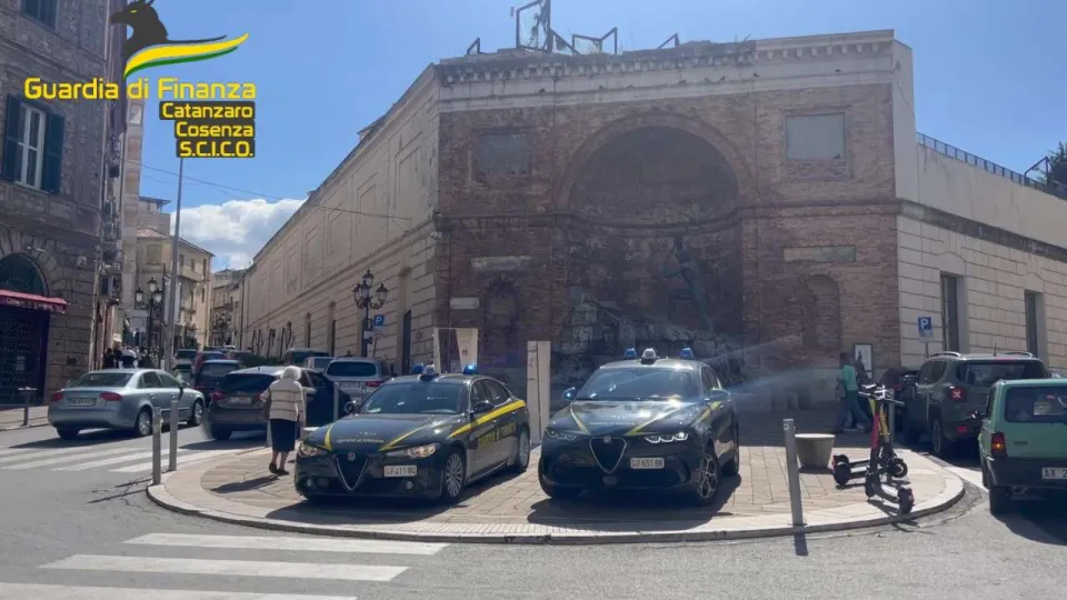 Sequestrati beni per oltre 1,2 milioni di euro a soggetto vicino a clan
