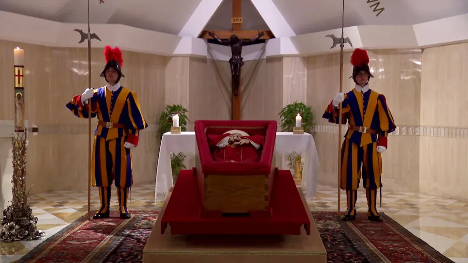 Papa Francesco: i funerali a San Pietro sabato 26 aprile 2025 alle ore 10