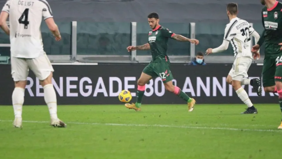 SERIE A | Calcio, il Crotone affonda allo Stadium: Ronaldo e McKenny stendono i rossoblu