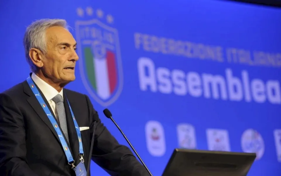 Calcio, Gravina (FIGC): «Non firmerò mai il blocco del campionato, sarebbe la morte del calcio» (VIDEO)