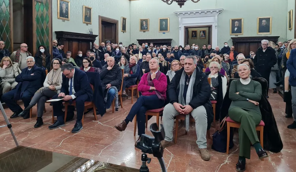 L'EDITORIALE Catanzaro ha dato una lezione severa alla politica calabrese che divide e non unisce. Avanti sindaco Fiorita!