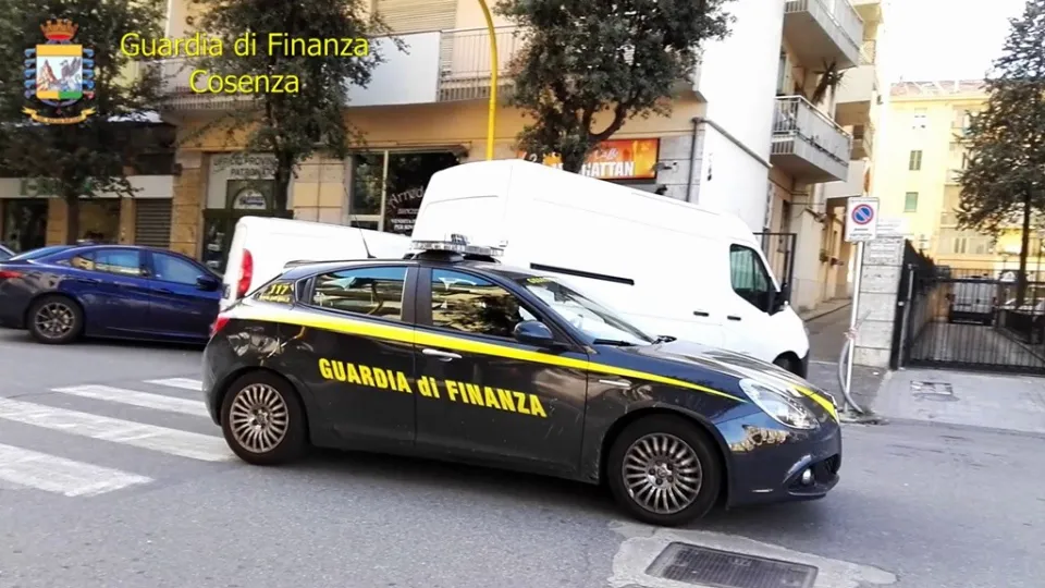 Controlli anti-Covid nel Cosentino: multate 25 persone e sospese 5 attività commerciali