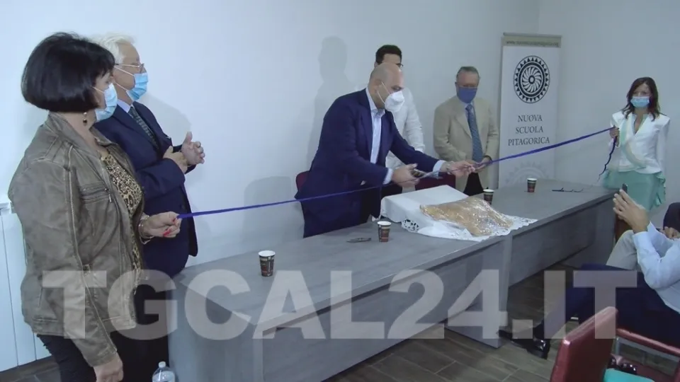 VIDEO | Crotone, inaugurata nel centro storico la nuova sede della Nuova Scuola Pitagorica