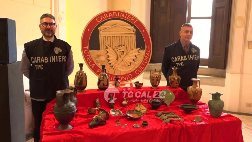 Reperti trafugati tornano in Calabria, consegnati ai Parchi archeologici