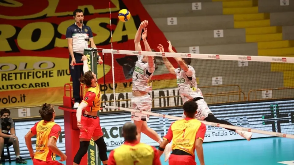 Volley, prosegue la scia positiva della Tonno Callipo: 3-0 sulla Kioene Padova