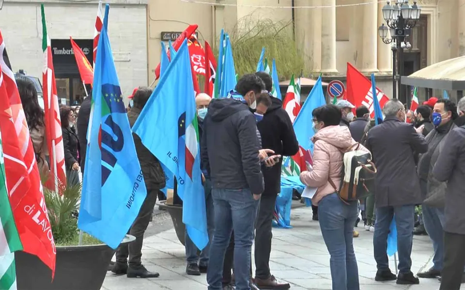 Cgil, Cisl e Uil: "Il 1 maggio presenteremo il nostro piano per la ripartenza della Calabria"