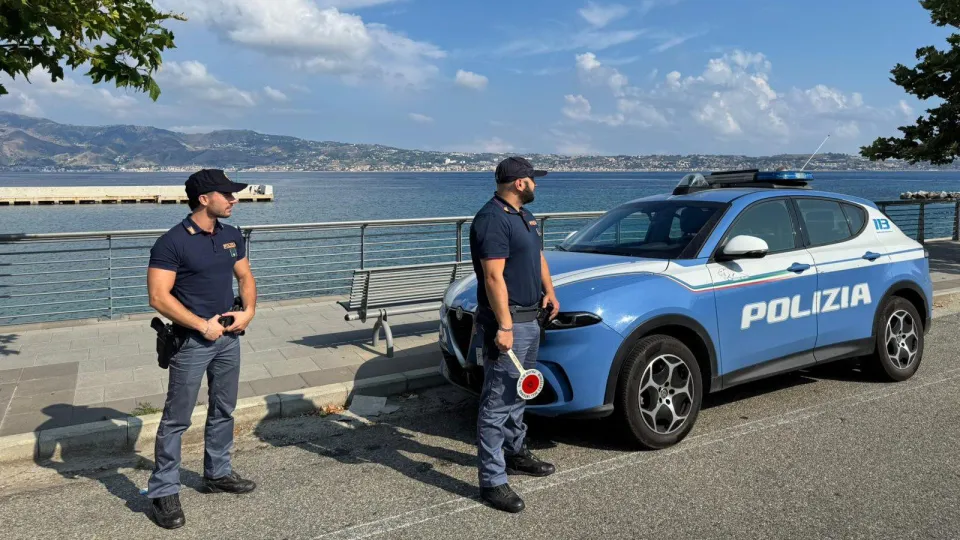 Scilla, controlli della Polizia nei lidi di Favazzina: multe per duemila euro