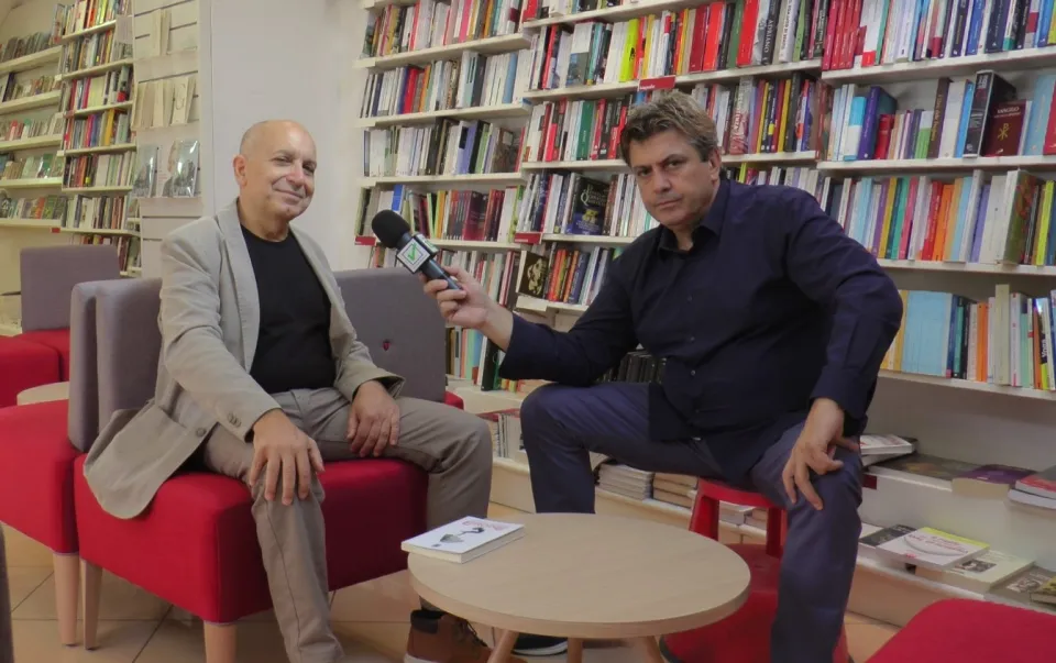 “Catanzaro e dintorni” su VideoCalabria: il giornalista Vinicio Leonetti racconta il suo romanzo "Eroine"