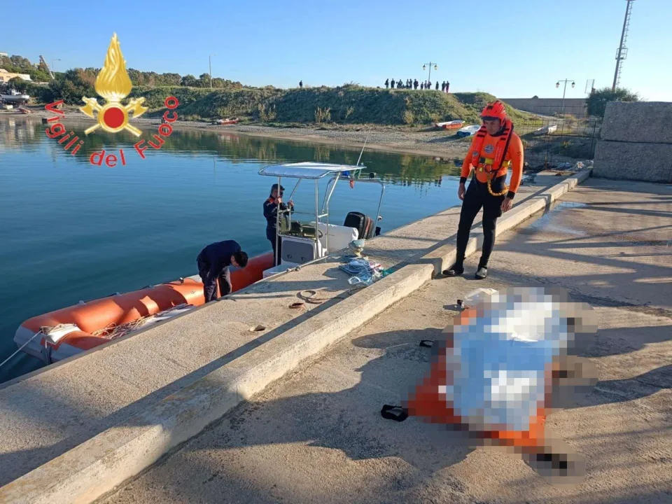 Ritrovato cadavere nel porto di Catanzaro Lido