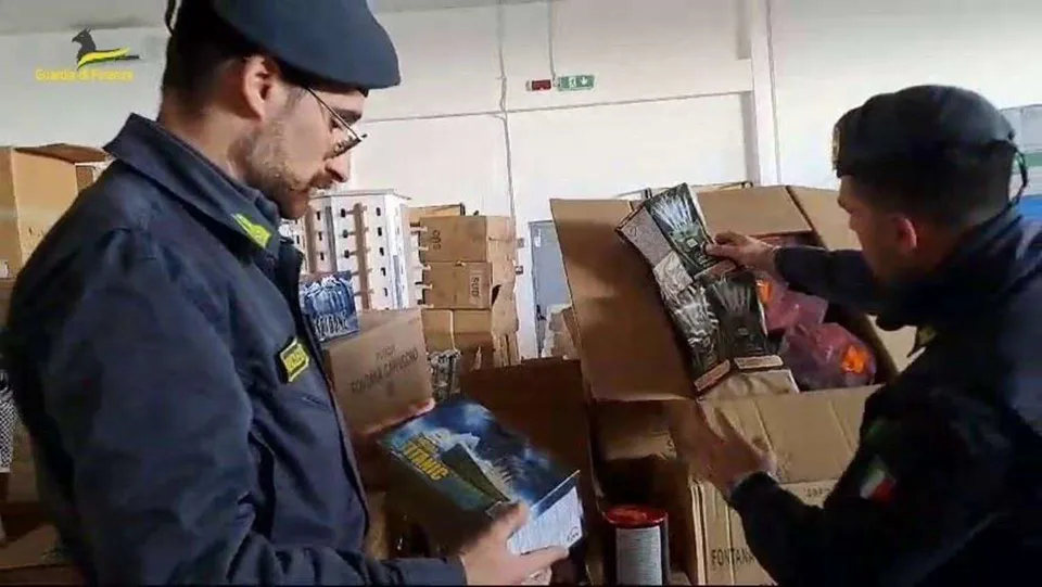 Sequestrati nel Catanzarese 330mila fuochi d'artificio illegali