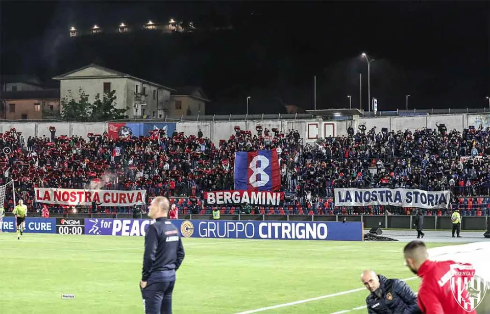 Calcio | Il Cosenza si gioca la Serie B contro il Vicenza: ecco il regolamento dei play out