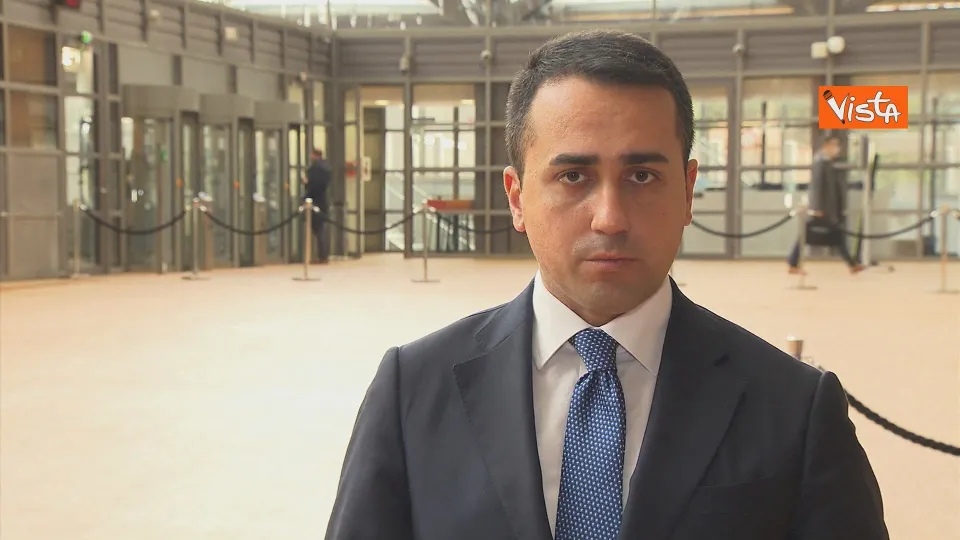 Di Maio pronto a lasciare il M5S e a formare nuovo gruppo, a seguirlo 36 parlamentari: ci sono due calabresi