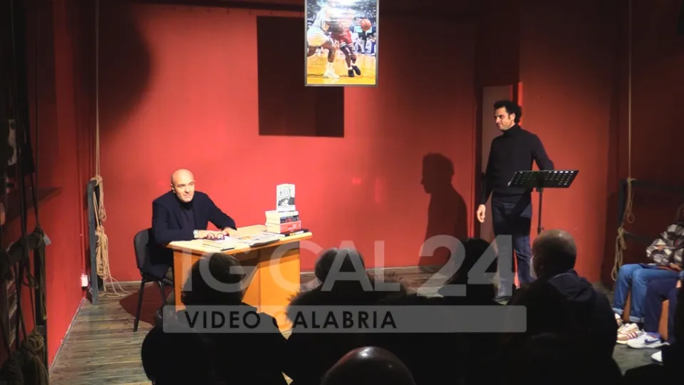 VIDEO | Grinta e perseveranza, a Crotone in scena una coppia inusuale: un avvocato ed un attore