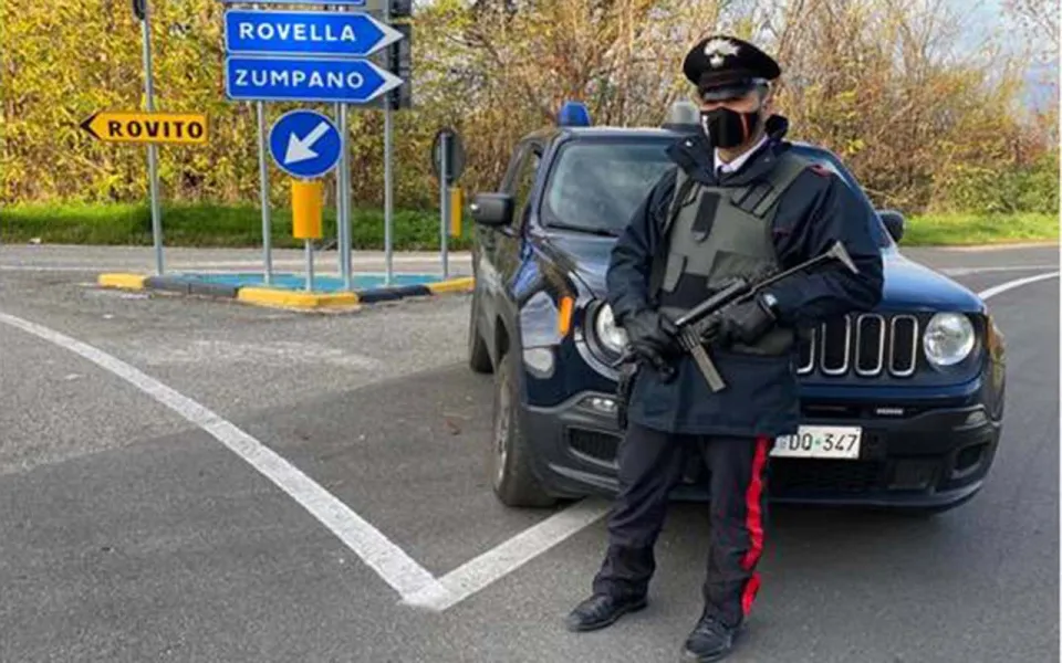 Zumpano, tenta di uccidere il fratello con una bombola del gas: arrestato 55enne