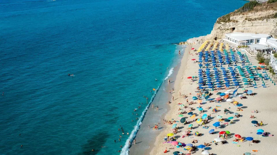 Vacanze, in estate 20,4 miliardi di spesa: 541 milioni legati ai rincari